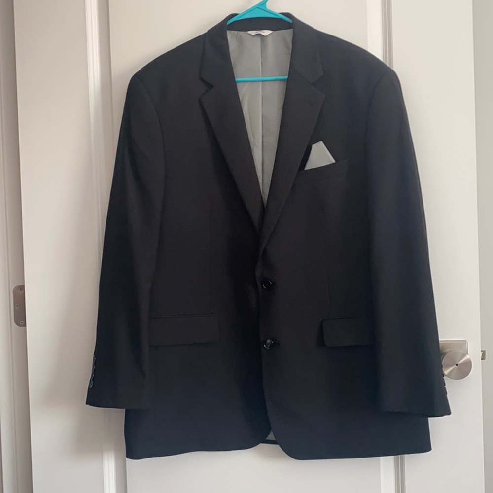 Men’s black suit coat. Classic fit.